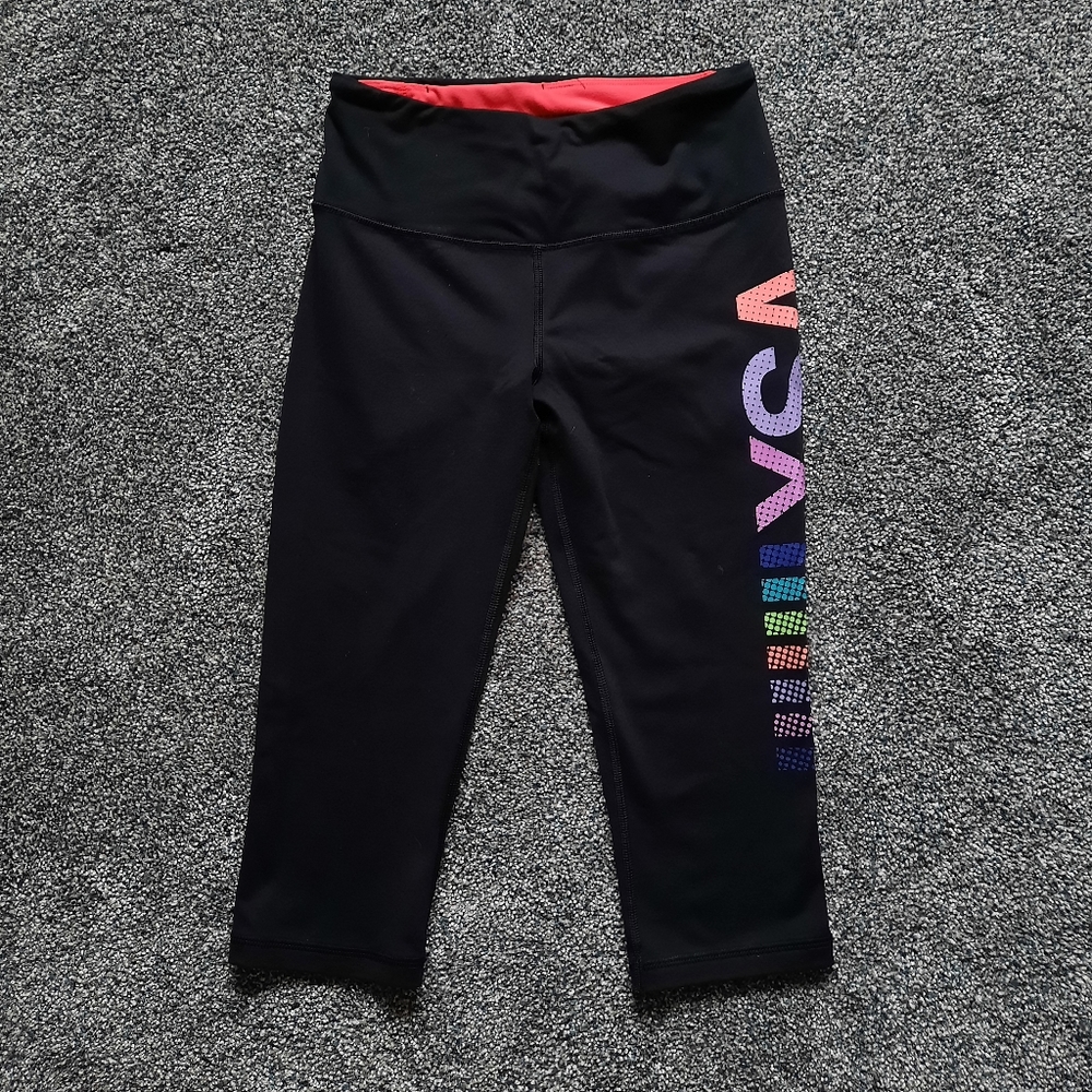 Victoria's Secret cropped leggings, knee length. EUC. Size xs.